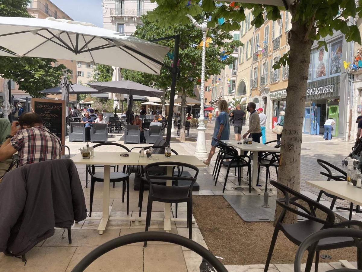 Appartement Mignon Calme Douillet Ascenseur Clim Etage Eleve Proche Parking Et Toutes Commodites Au Coeur Du Toulon Historique Экстерьер фото